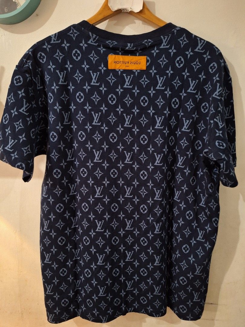 Lv monogram knit shirt (Category: Luxury Apparel) located in Muntinlupa City. Submitted by kstefanomela14 (Listing ID 1463601000, Image 2). Description: lV roundneck shirt knitted no issue xl - 23x29 cod cop lalamove j&t lbc.