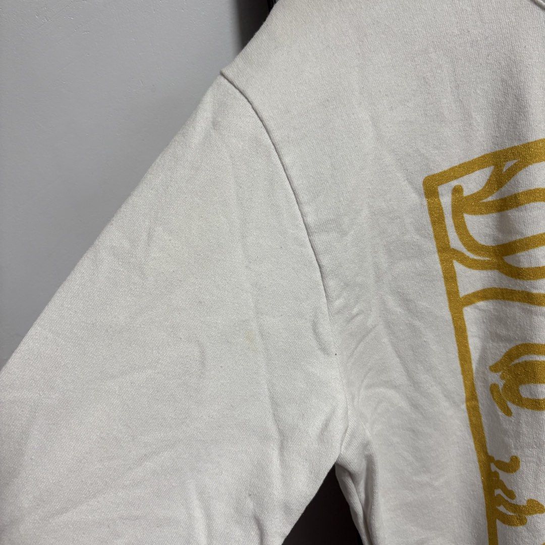 (L-XL) Versace Cotton Longsleeves (Category: Coats, Jackets and Outerwear) located in Quezon City. Submitted by lushselection (Listing ID 1463648073, Image 3). Description: Selling it as is.