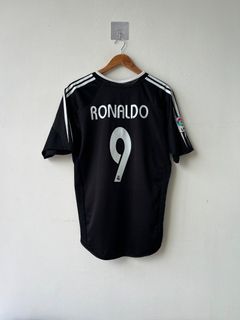 (Category: ) located in . Submitted by sundayfootballshirts (Listing ID 1463603143, Image 1). Description: .