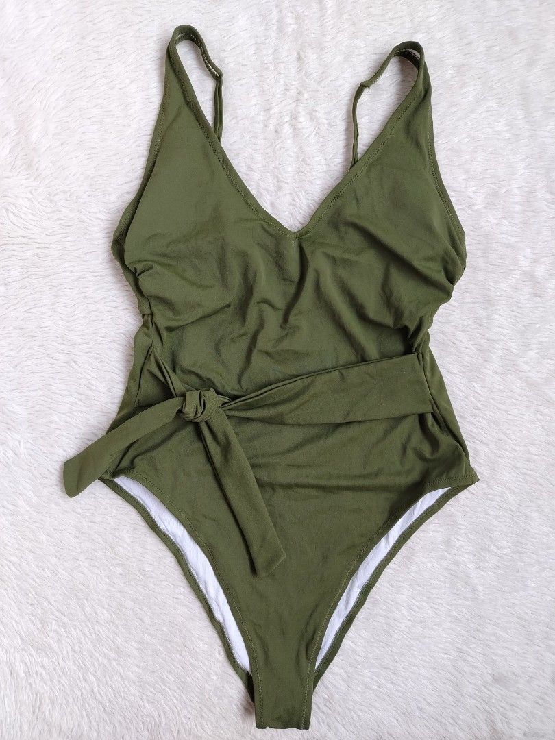 (M) Shade & Shore (Category: Bikinis & Swimsuits) located in Paranaque City. Submitted by closetbykimkirsten (Listing ID 1463642781, Image 1). Description: 🎀Like New🎀 ✨Brand: Shade & Shore ⚡Padded 🪷Size: Medium 💸Price: P280 (Non Negotiable) ♦️All Items are PRELOVED in good condition. ♦️Please do manage your expectations. ♦️WASH before USE ♦️BUY at your own RISK 🔥NO RETURN NO EXCHANGE POLICY🔥 ⛔BOGUS BUYER/JOY RESERVER will be posted in every