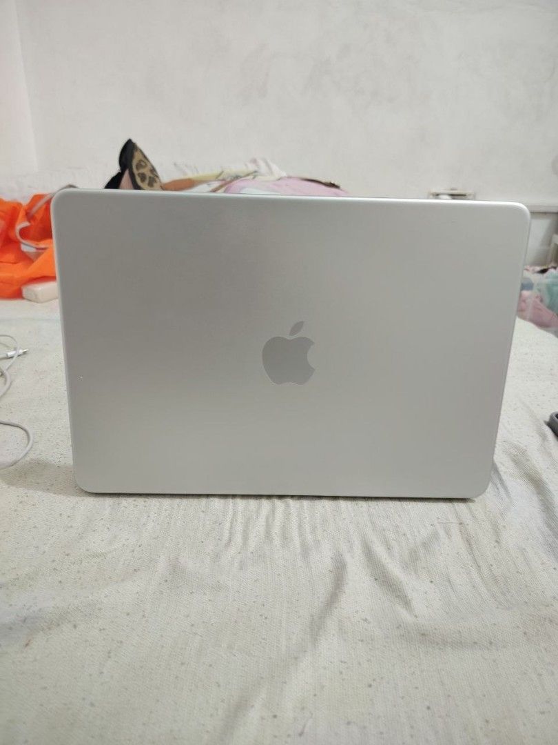 Macbook neo a18 pro (Category: Laptops & Notebooks) located in Caloocan City. Submitted by jov014 (Listing ID 1463733443, Image 2). Description: FOR SALE❗️❗️❗️ 💻 MacBook Neo 13-inch — 256GB | Silver • Apple A18 Pro Chip • 8GB Unified Memory • 256GB SSD Storage • 13-inch Liquid Retina Display • 2408 × 1506 Resolution • 500 nits Brightness • 1080p FaceTime HD Camera • Wi-Fi 6E • Bluetooth 6 • Up to 16 Hours Battery Life • 1.23 kg Weight • Fanless 