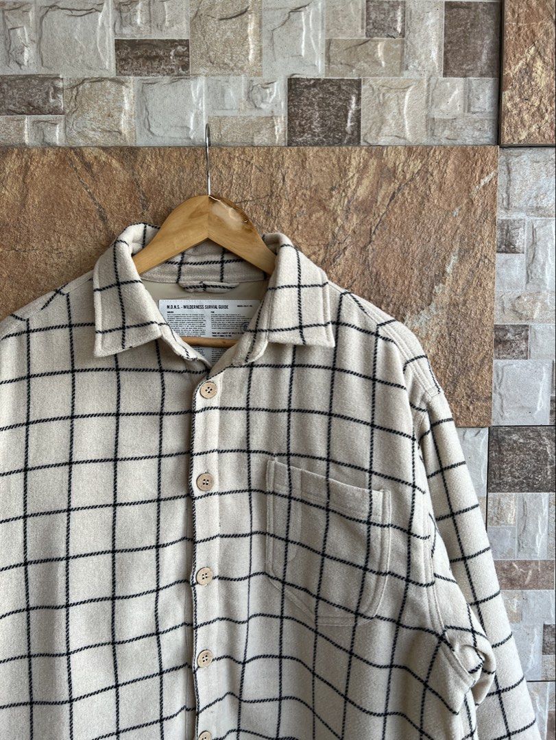 MADNESS - QUILTTED LINING POCKET BUTTON DOWN LONGSLEEVES (Category: Coats, Jackets and Outerwear) located in Bacolod City. Submitted by timelessbyjosh (Listing ID 1463628889, Image 2). Description: BEST FOR CASUAL & COZY OUTFITS SIZE : SMALL ACTUAL COLOR : BEIGE & BLACK COLOR RATE : 10 OUT OF 10 CONDITION : NEAR NEW MATERIAL : 65 % POLYESTER , 30 % WOOL & 5 % COTTON ( SHELL ) & 100 % POLYESTER ( PADDING ) MADE IN : CHINA FLAWS : NONE / CUT WASHTA