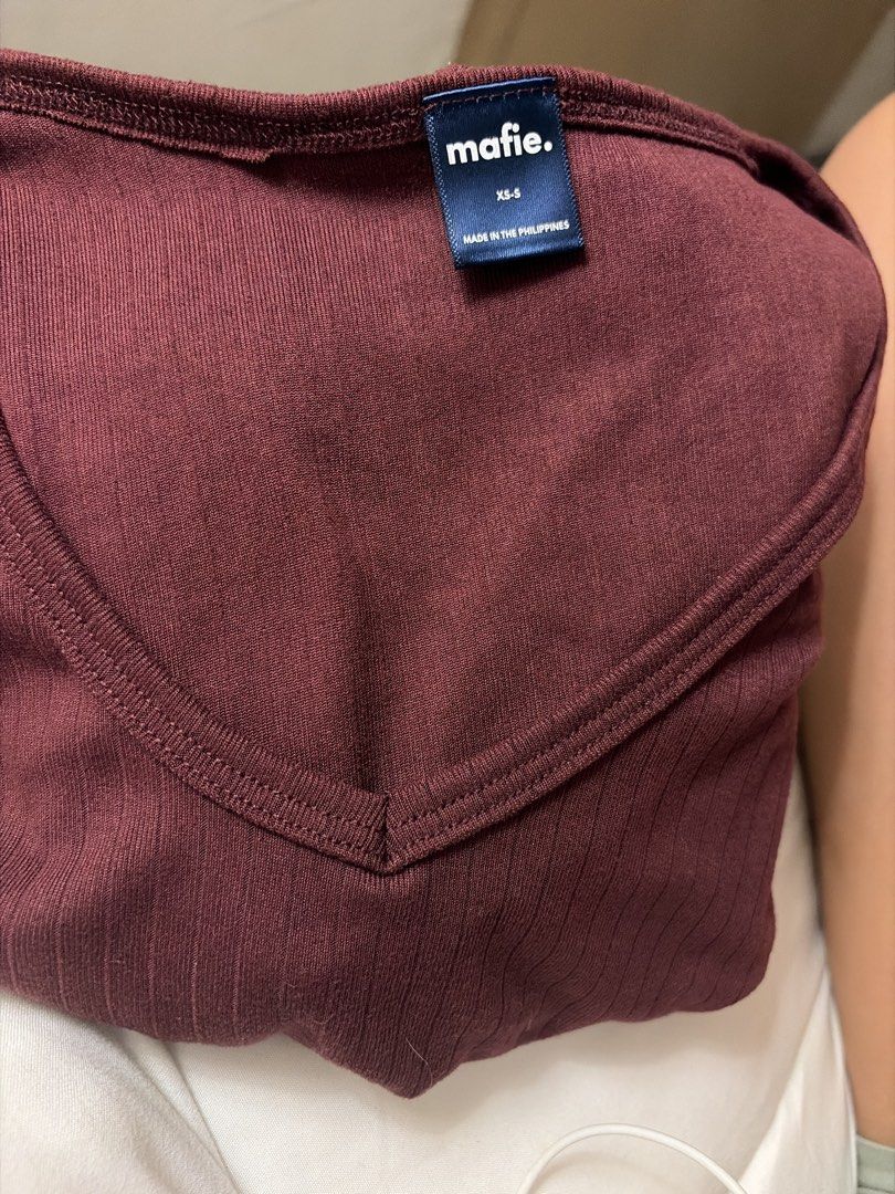 Mafie Set Coordinates in Plum - XS to S (Category: Sets or Coordinates) located in Angeles City. Submitted by thesecondlane (Listing ID 1463655263, Image 2). Description: Does not suit me .