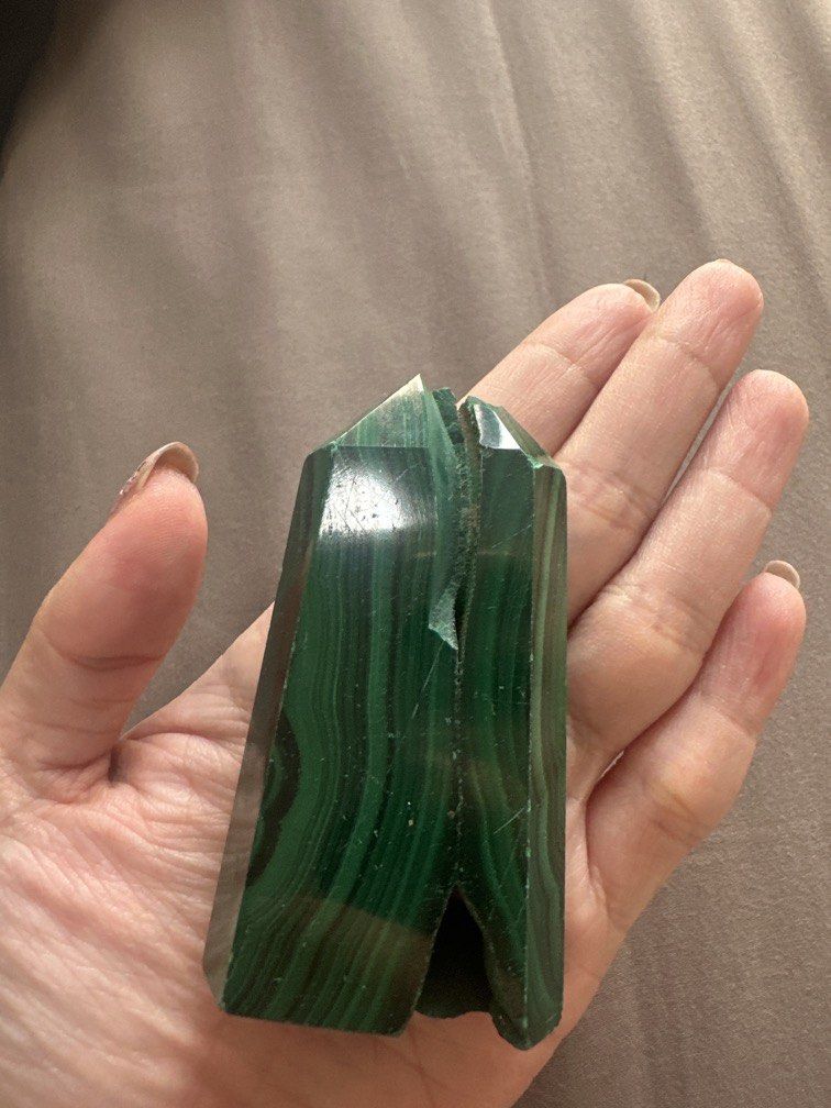 Malachite HQ (Category: Precious Stones) located in Quezon City. Submitted by _shopsnatched88 (Listing ID 1463617258, Image 3). Description: .