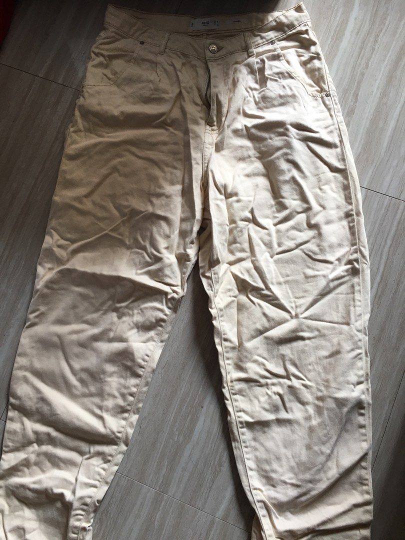 mango beige jeans (Category: Jeans) located in Marilao. Submitted by joelheather02 (Listing ID 1463637369, Image 1). Description: .