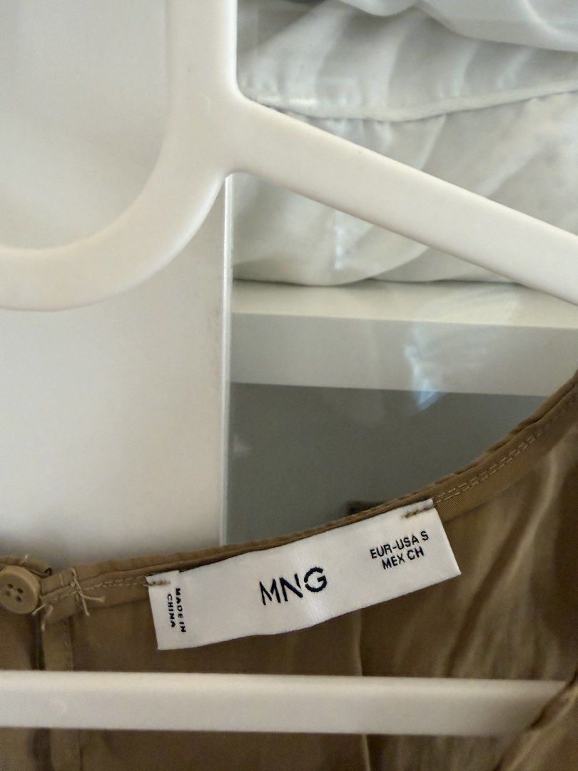 Mango tank top (Category: Sleeveless) located in Quezon City. Submitted by destashingmycloset (Listing ID 1463687707, Image 2). Description: .
