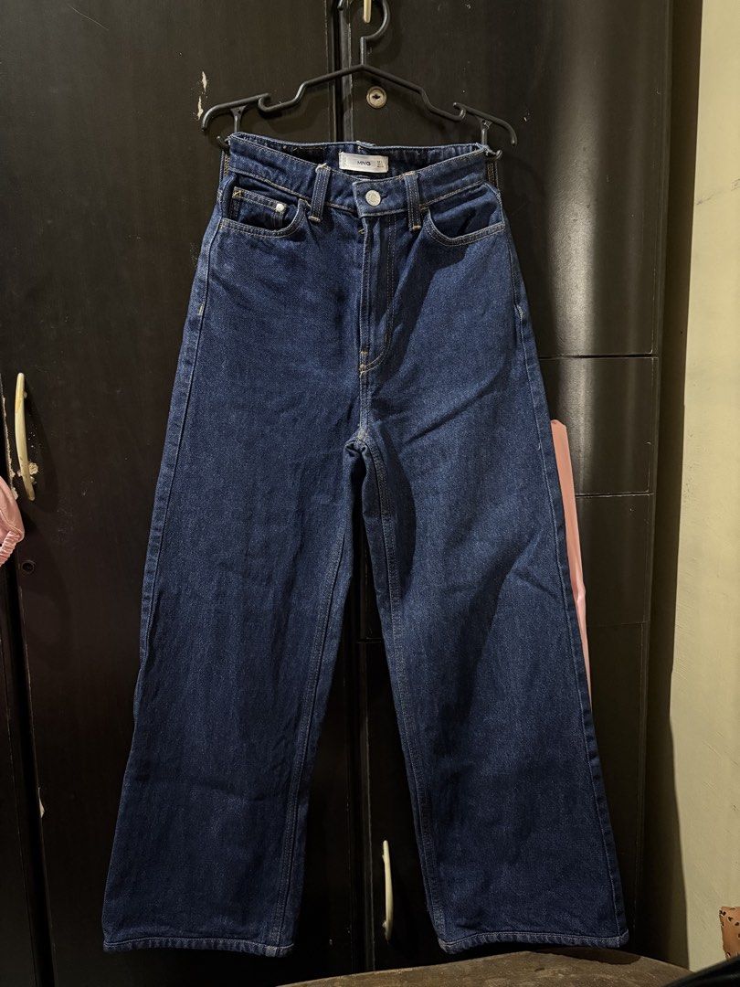 Mango Wideleg pants (Category: Jeans) located in Binan City. Submitted by aandrea.nicolee (Listing ID 1463566279, Image 1). Description: fits 23-24, nonstretch.