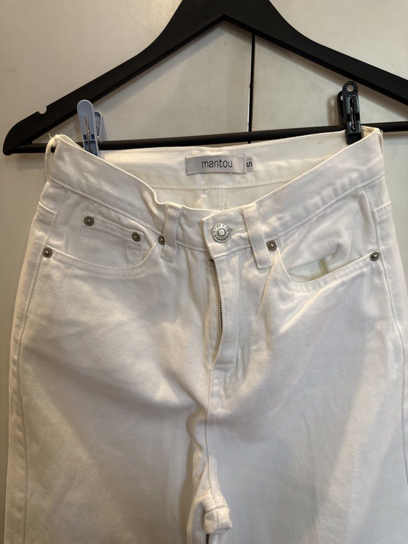 Mantou White Straight Leg Jeans Size S (Category: Jeans) located in Manila. Submitted by andromedanny (Listing ID 1463611213, Image 2). Description: - Brand: Mantou (Local!) - Color: White - Style: Wide leg, high waisted, straight leg cut - Material: Comfortable denim - RFS: Decluttering.