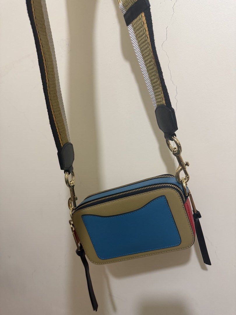 Original Marc Jacobs - Snapshot (Category: Luxury Bags & Wallets) located in Las Pinas. Submitted by colaynn (Listing ID 1463705436, Image 2). Description: .