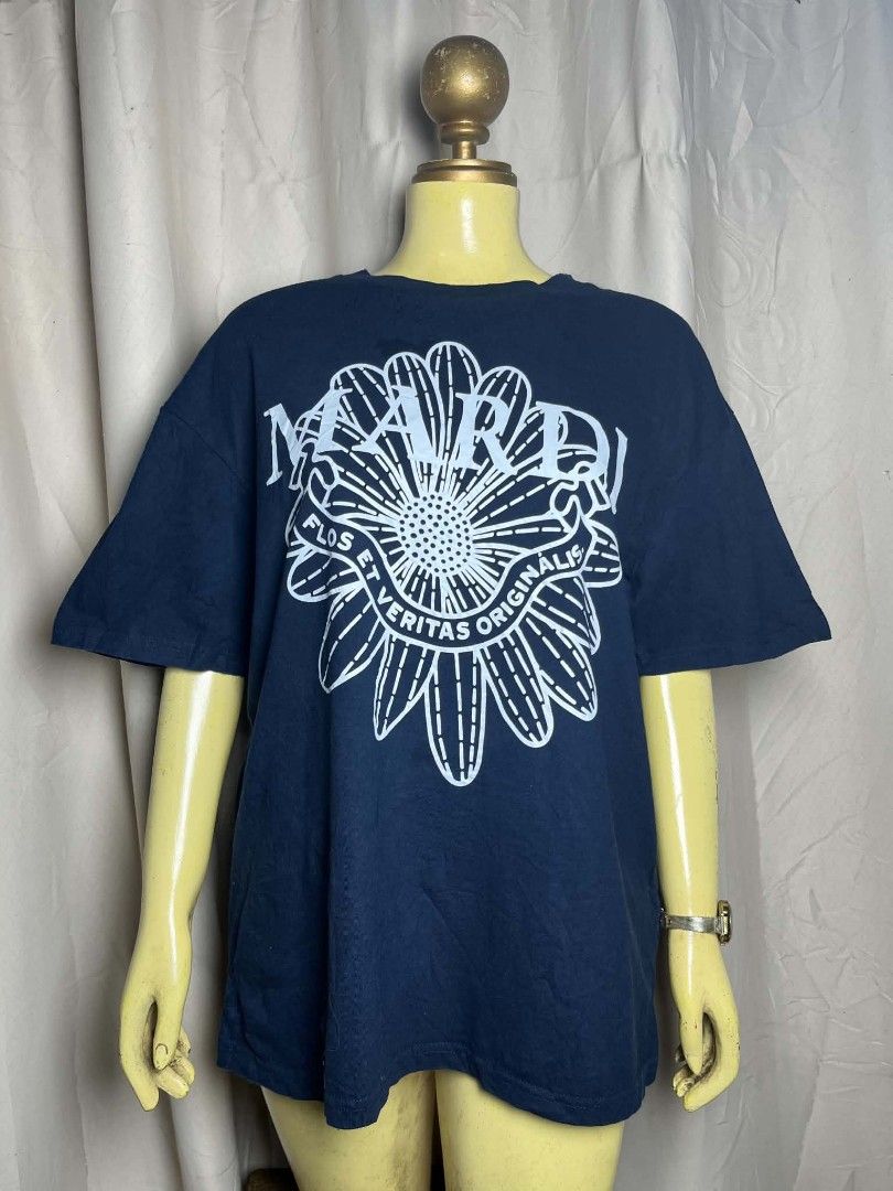 Mardi Mercredi (Category: Tshirts & Polo Shirts ) located in Roxas City. Submitted by hd_thriftshop (Listing ID 1463695639, Image 1). Description: Dimension WIDTH : 21.5 LENGTH : 27 MEDIUM VERY GOOD CONDITION CUT WASH TAGS.
