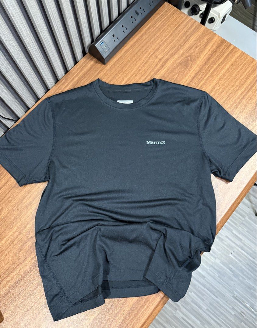 Marmot Drifit (Category: Activewear) located in Bulacan. Submitted by jomar_0705 (Listing ID 1463593981, Image 2). Description: Marmot Drifit Small on tag W20 L26 Excellent No issue.