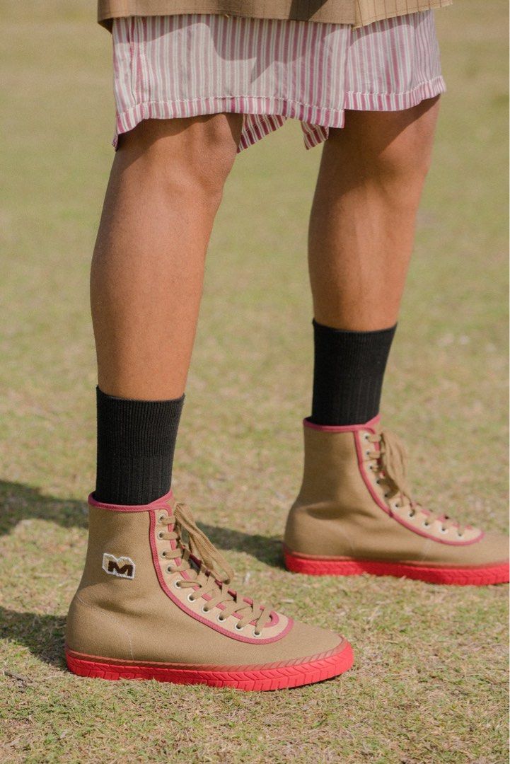 Marni Logo Patch Canvas Sneakers (Category: Sneakers) located in Mabalacat. Submitted by calmrabbit.ae2127 (Listing ID 1463648114, Image 1). Description: .