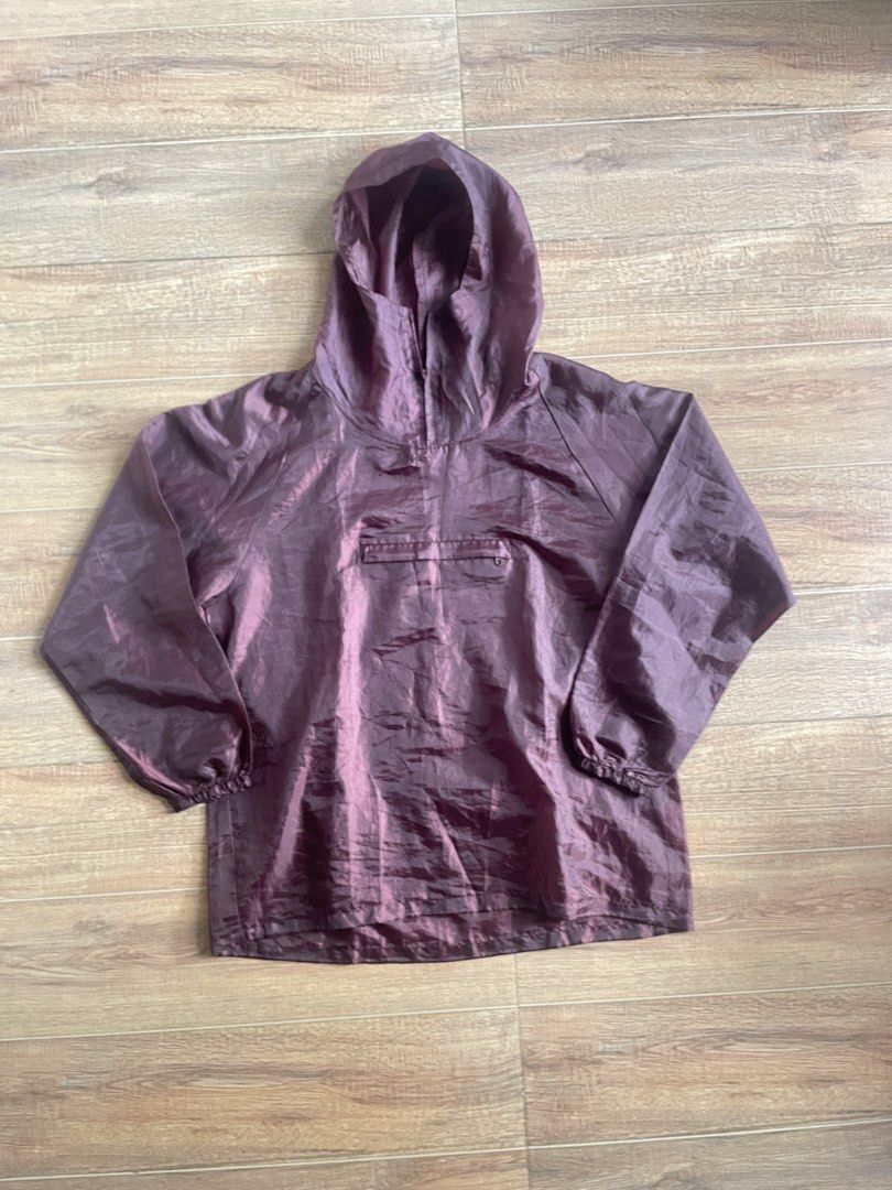 MAROON WINDBREAKER (Category: Coats, Jackets and Outerwear) located in Iloilo. Submitted by cuzta.thrift (Listing ID 1463621380, Image 1). Description: DIMES: 22.5x27 CONDITION:10/10 COLOR:10/10 ISSUE:NONE.