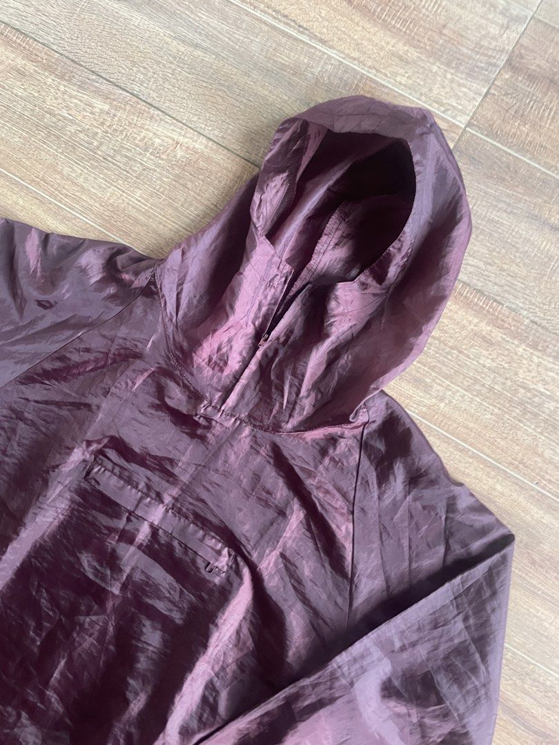 MAROON WINDBREAKER (Category: Coats, Jackets and Outerwear) located in Iloilo. Submitted by cuzta.thrift (Listing ID 1463621380, Image 2). Description: DIMES: 22.5x27 CONDITION:10/10 COLOR:10/10 ISSUE:NONE.
