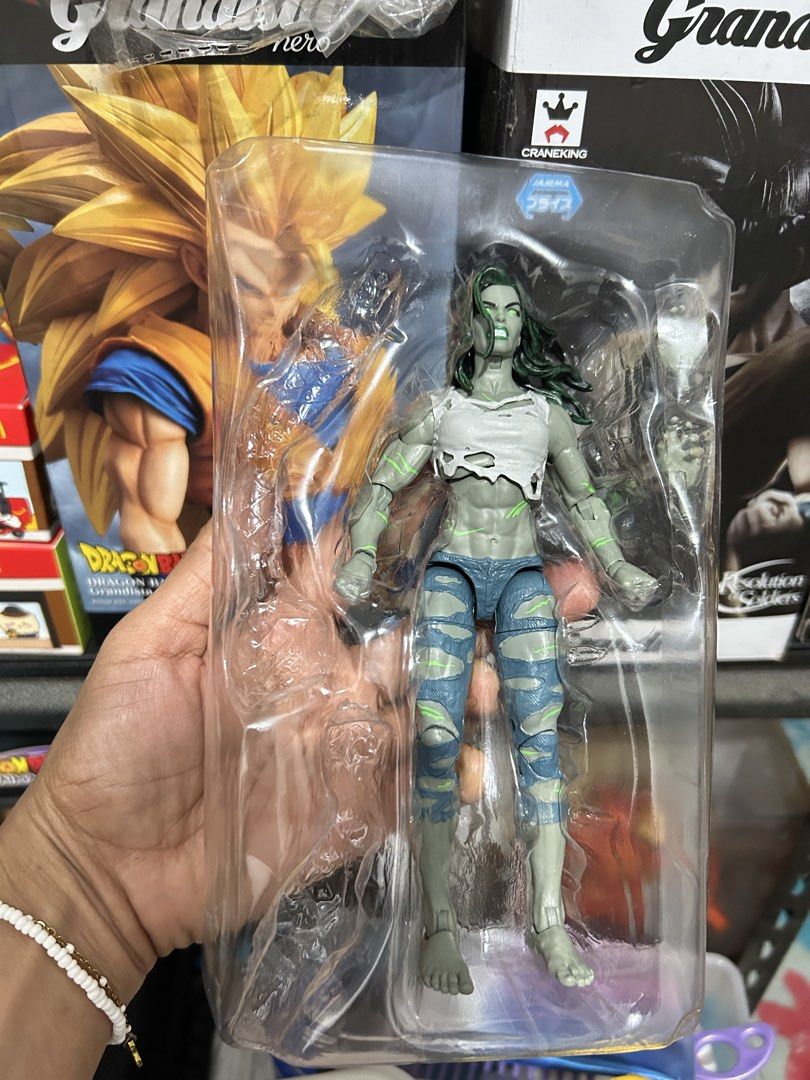 Marvel Legends She-Hulk Build A Figure Super Skrull (Category: Figurines & Statues) located in Muntinlupa City. Submitted by capitalrg (Listing ID 1463566055, Image 1). Description: - Marvel Legends She-Hulk Action Figure - Part of the Super Skrull Build A Figure (BAF) series - never been played , figure is in pristine condition - baf removed - Includes extra hands for posing options - Ideal for any Marvel collector.