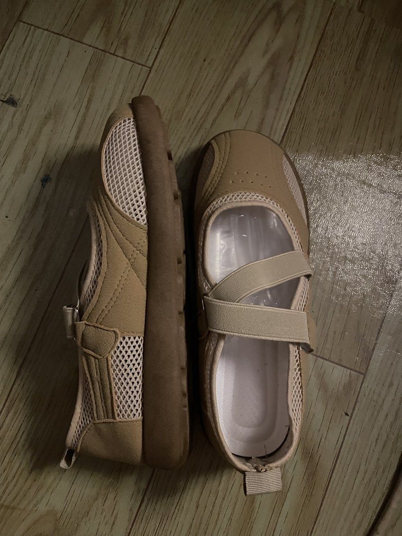 Mary Jane Flats with Elastic Straps (Category: Flats & Sandals) located in Manila. Submitted by mushiyuna (Listing ID 1463719317, Image 2). Description: I bought this for a camping trip but late na dumating. Selling it on a lower price nalang! - Easy to wear tan flats - Secure fit with elastic criss-cross straps - Breathable mesh panels on the sides - Convenient pull tabs at the heel - Perfect for everyday comfort - Selling as they are no longer 