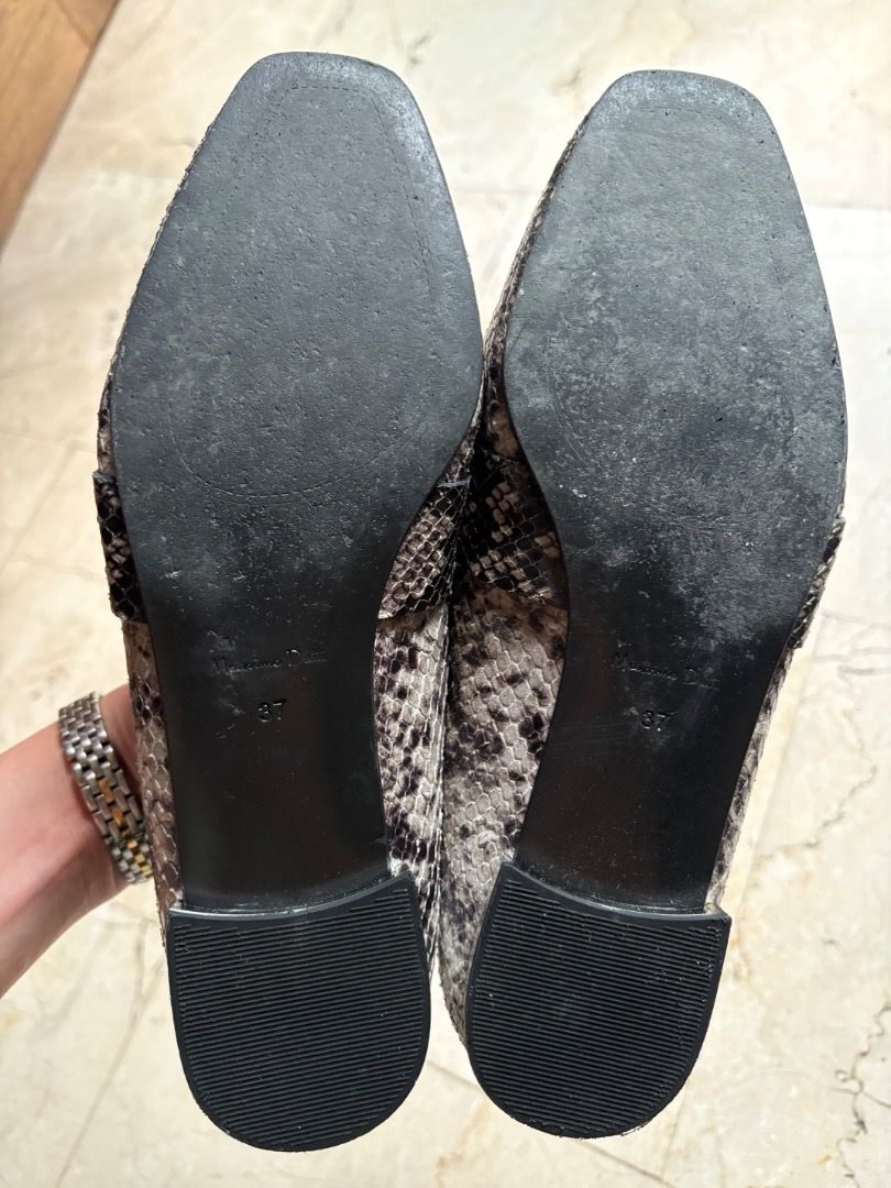 Massimo Dutti Loafera (Category: Loafers) located in Quezon City. Submitted by icecreammonster (Listing ID 1463658063, Image 2). Description: Massimo Dutti Animal Print Loafers Size 7.