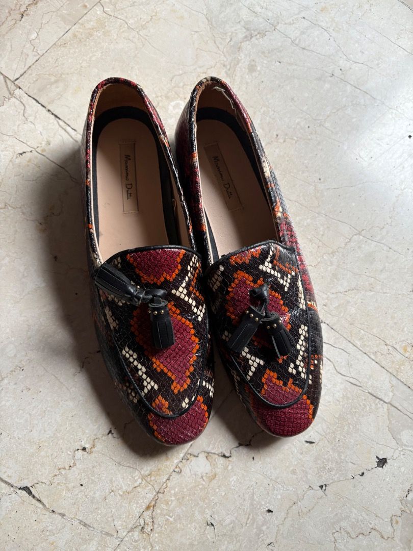 Massimo Dutti Loafers (Category: Loafers) located in Quezon City. Submitted by icecreammonster (Listing ID 1463656518, Image 1). Description: Massimo Dutti Animal print loafers Size 7.
