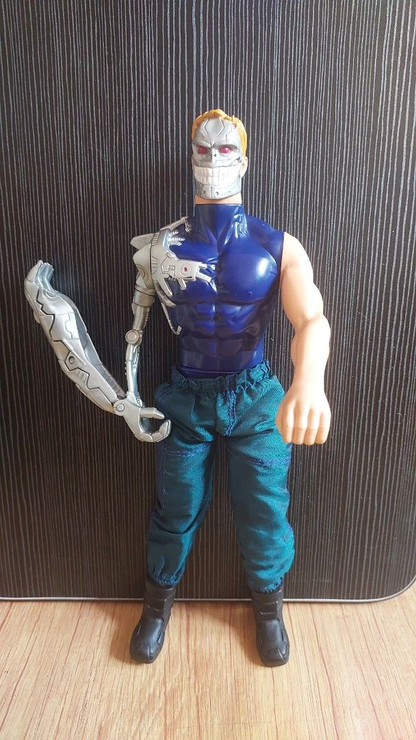 Max Steel PSYCHO Action Figure 1998 (Category: Action & Battle Toys) located in Manila. Submitted by tsinelasni55674 (Listing ID 1463597958, Image 3). Description: Max Steel Psycho Action Figure - Vintage 1998 Mattel - Cyber-Raptor version - Features a cool robotic arm - Ideal for collectors and Action Man fans - small mark on left arm - As Is - Actual Photo For further inquiries feel free to welcome us your message about the item.🙆 Kindly imit 