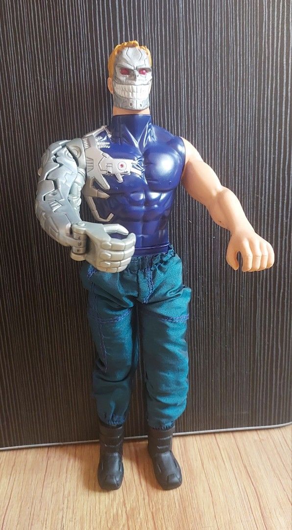 Max Steel PSYCHO Action Figure 1998 (Category: Action & Battle Toys) located in Manila. Submitted by tsinelasni55674 (Listing ID 1463597958, Image 2). Description: Max Steel Psycho Action Figure - Vintage 1998 Mattel - Cyber-Raptor version - Features a cool robotic arm - Ideal for collectors and Action Man fans - small mark on left arm - As Is - Actual Photo For further inquiries feel free to welcome us your message about the item.🙆 Kindly imit 