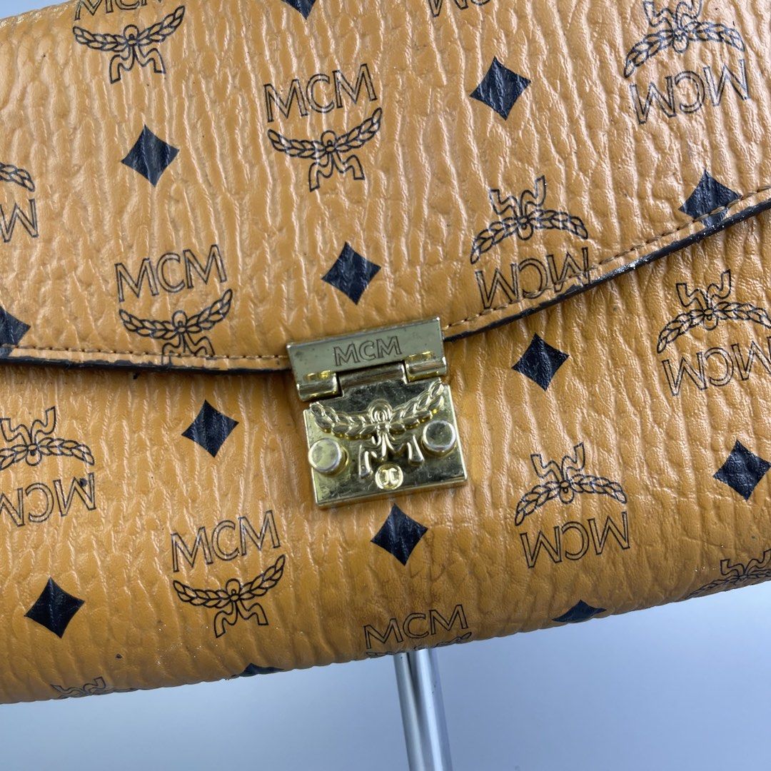 Mcm bag (Category: Cross-body Bags) located in San Fernando. Submitted by sapatusannisean (Listing ID 1463667189, Image 3). Description: .