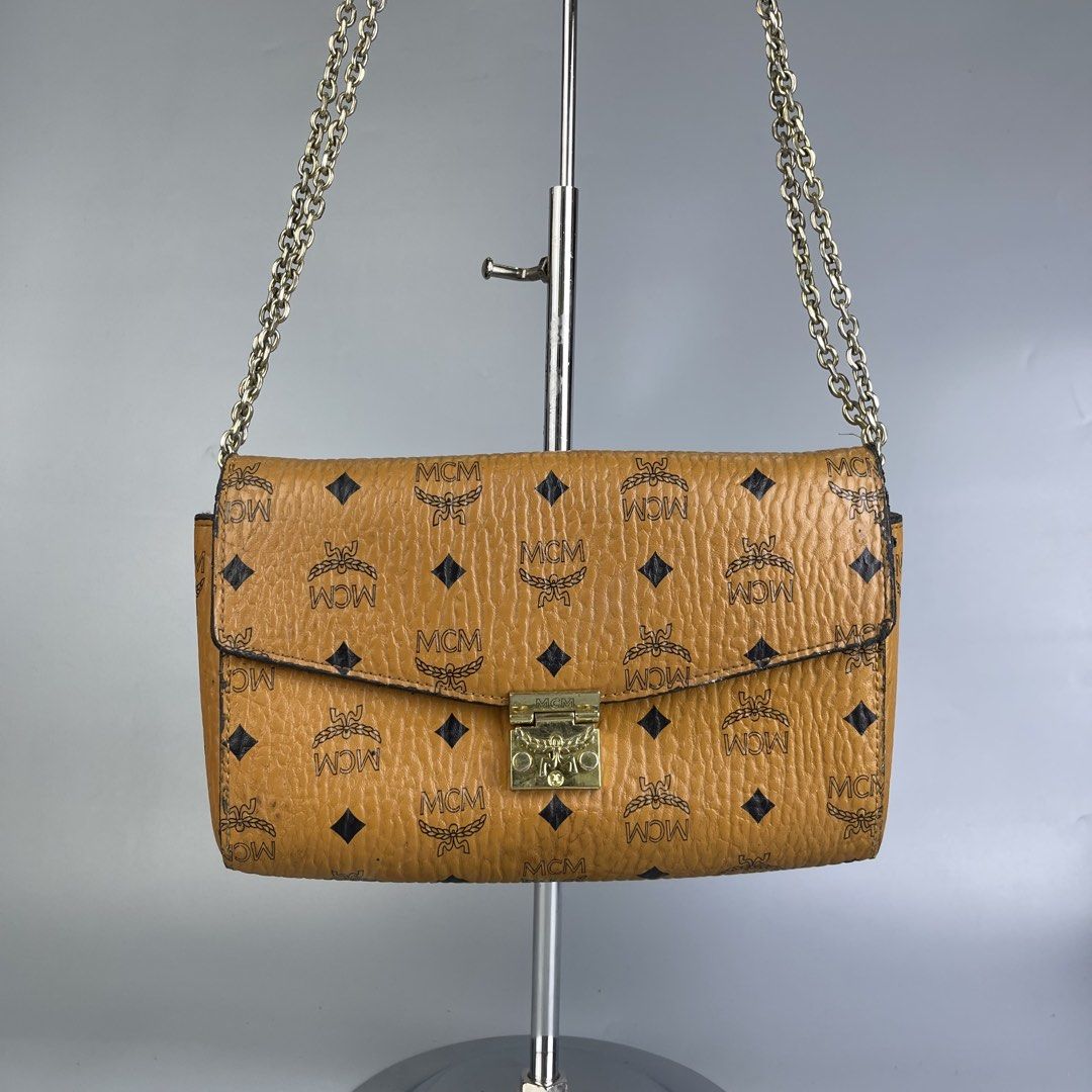Mcm bag (Category: Cross-body Bags) located in San Fernando. Submitted by sapatusannisean (Listing ID 1463667189, Image 1). Description: .