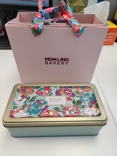 MDM LING Bakery Mooncake Tin + Bag, Food & Drinks, Gift Baskets ...
