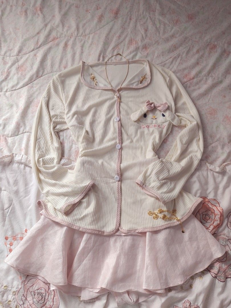 melody cutesy long sleeve 🌷 (Category: Others Tops) located in Hermosa. Submitted by lcvelycath (Listing ID 1463616339, Image 1). Description: size: m-xl mine: ₱139 (each) bid: ₱+10 lock: ₱339 (shipped) EOB: monday—september 28 (the seller is on vacation 😘) °. thrifted, pre-loved, or brand new but ready to wear (some aren't bcs i don't have the time to wash them, very sorryy :<) colors may vary due to lightning & quality 𐙚 °. check details bef