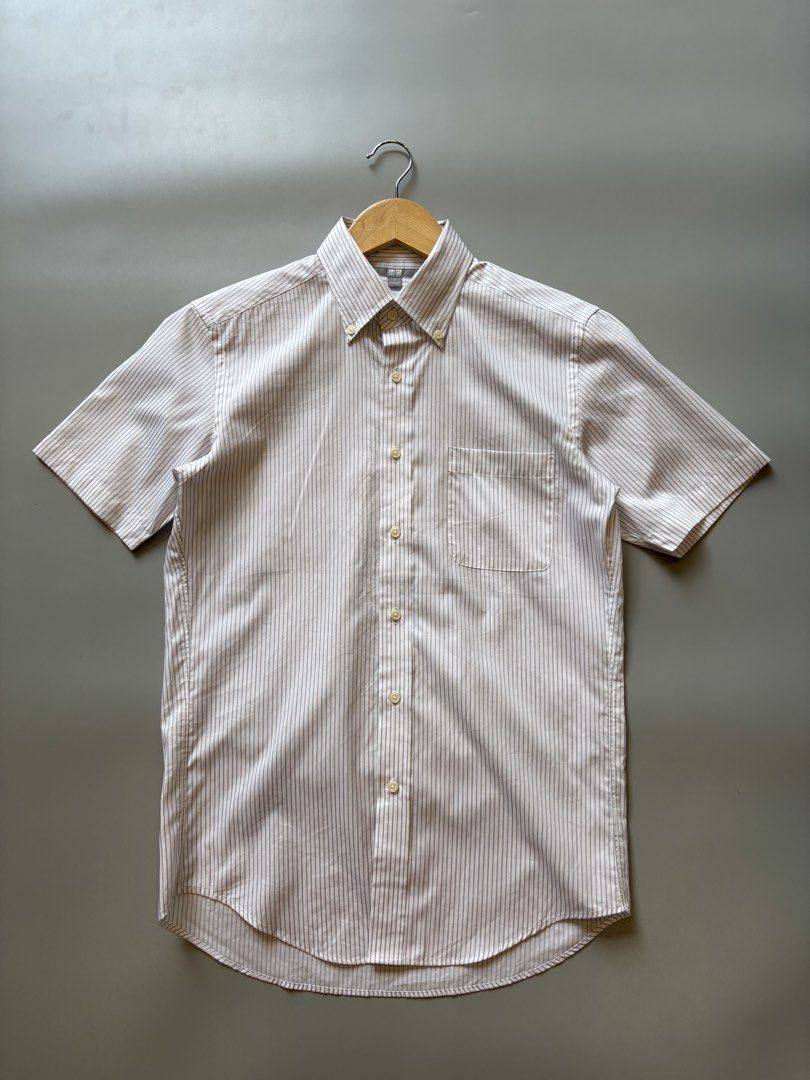 Men’s Uniqlo Button down Short sleevs (Category: Activewear) located in Cebu City. Submitted by clylejavan060400 (Listing ID 1463606505, Image 1). Description: Men’s Uniqlo Button Down Short Sleeve ▪️Size Small ▪️Width 19 ▪️Length 27-28 ▪️Like new ▪️No issue.