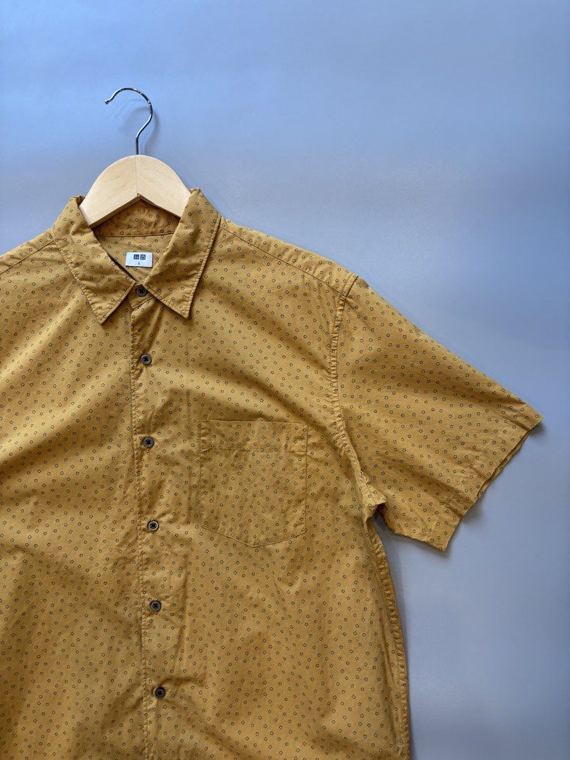 Men’s Uniqlo Button Down short sleeve (Category: Announcements) located in Cebu City. Submitted by clylejavan060400 (Listing ID 1463607066, Image 2). Description: Men’s Uniqlo Button Down Short Sleeve ▪️Size Large ▪️Width 21 ▪️Length 28-29 ▪️Like new ▪️No issue.