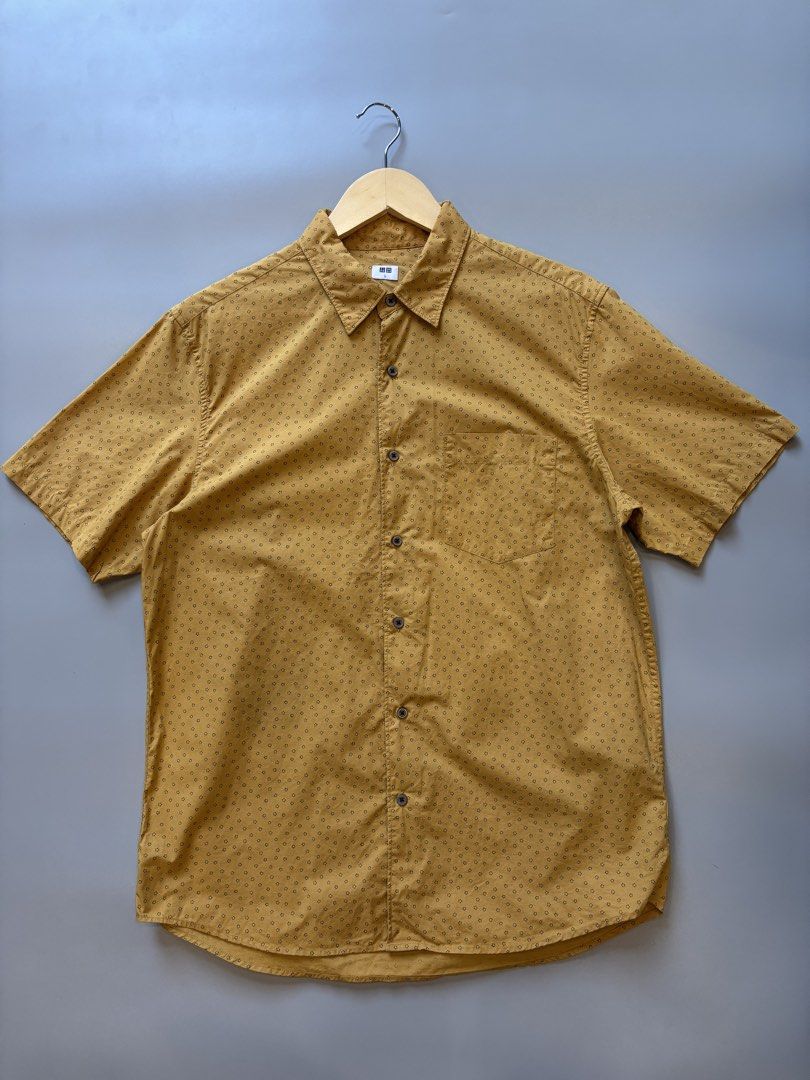 Men’s Uniqlo Button Down short sleeve (Category: Announcements) located in Cebu City. Submitted by clylejavan060400 (Listing ID 1463607066, Image 1). Description: Men’s Uniqlo Button Down Short Sleeve ▪️Size Large ▪️Width 21 ▪️Length 28-29 ▪️Like new ▪️No issue.