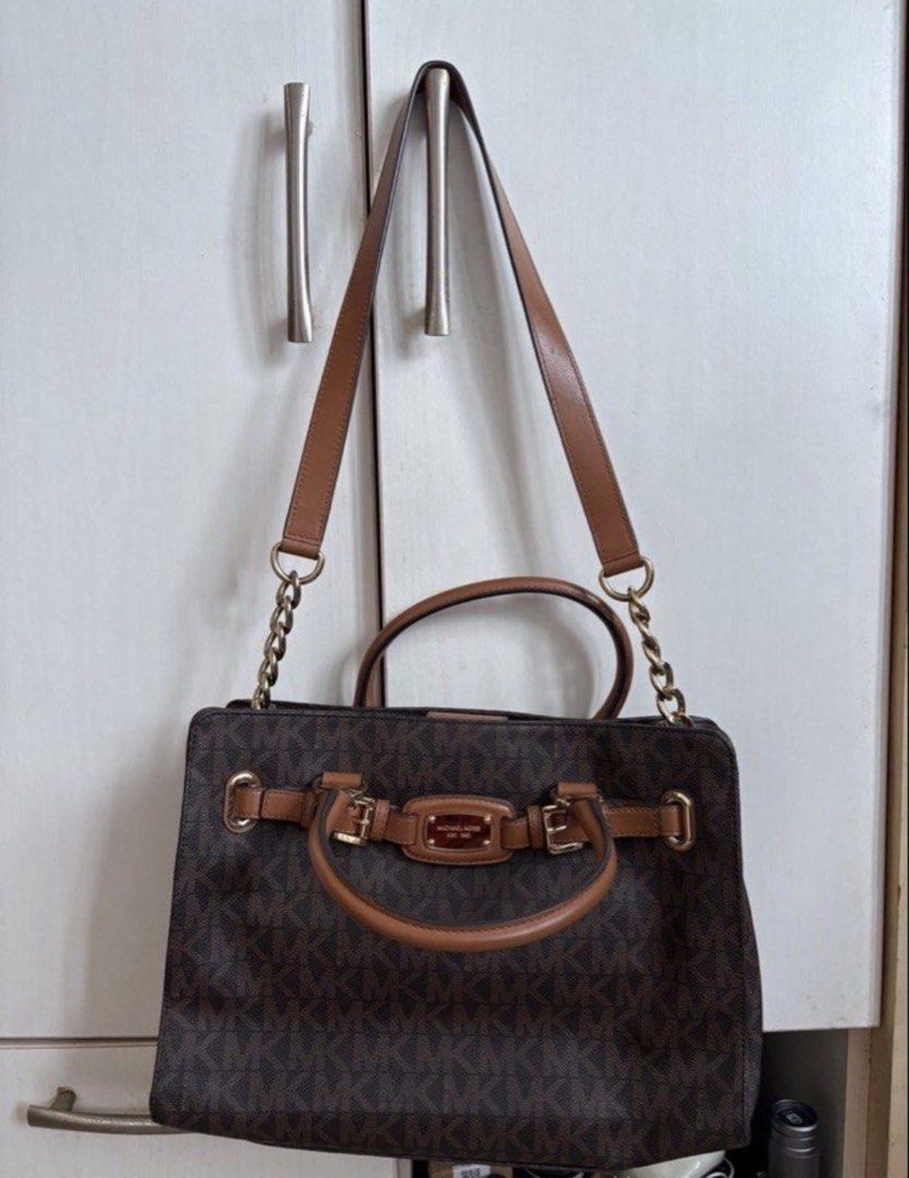 Michael Kors Large Hamilton Tote Bag (Category: Tote Bags) located in Caloocan City. Submitted by tsukki0440 (Listing ID 1463613274, Image 1). Description: 🌸 Condition: - Pre-loved - Overall in great condition - Functional and presentable * RFS: Decluttering + need funds! * Perfect for everyday use, work, or casual outings. * You can message me for more photos, videos, or inquiries. * SF will be shouldered by the buyer! .
