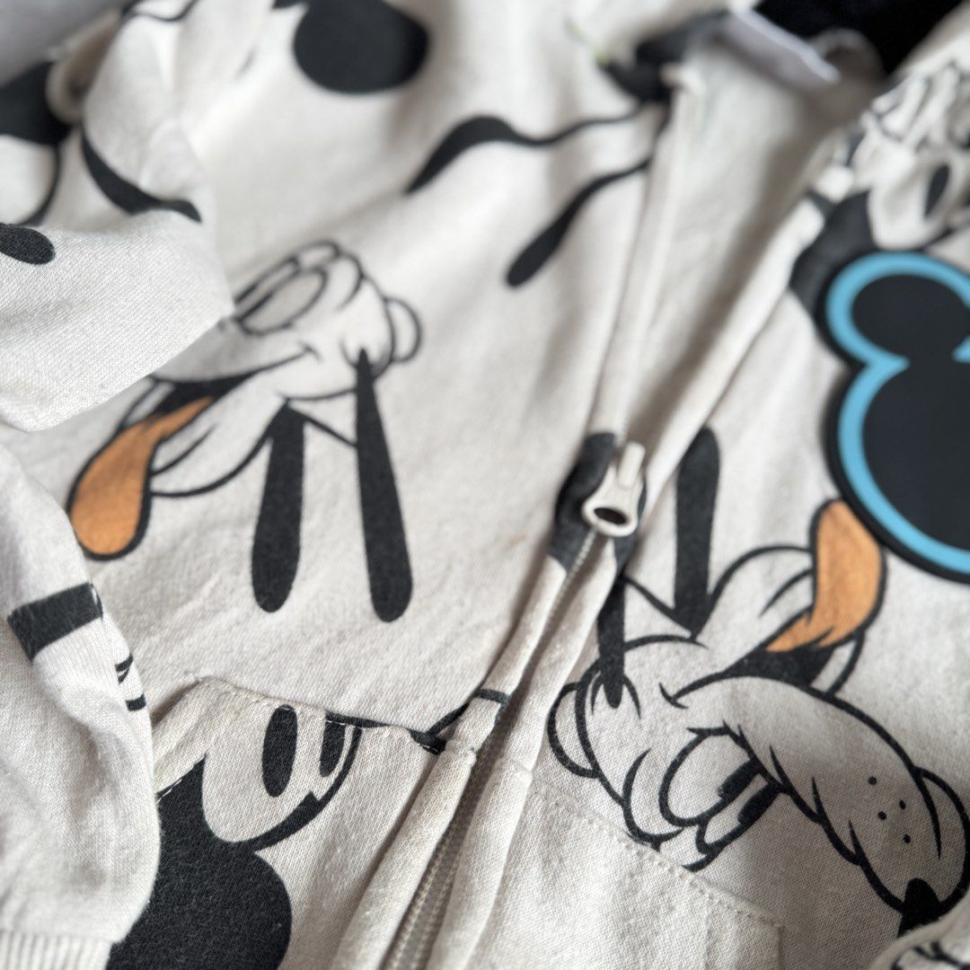 mickey mouse: disney kids jacket (Category: Babies & Kids Fashion) located in Baguio. Submitted by mapa_laku (Listing ID 1463738872, Image 2). Description: .