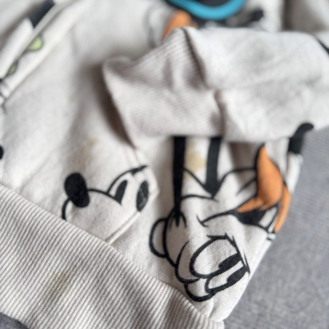mickey mouse: disney kids jacket (Category: Babies & Kids Fashion) located in Baguio. Submitted by mapa_laku (Listing ID 1463738872, Image 3). Description: .