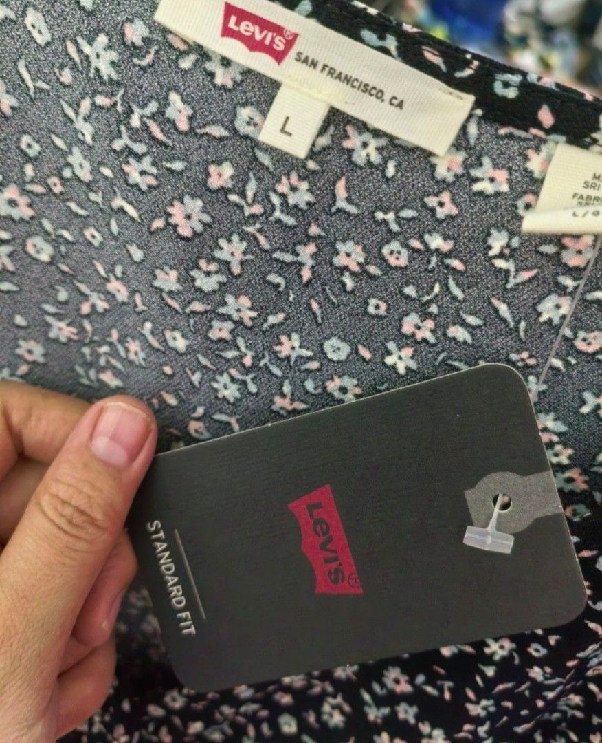 Mini dress Levi's (Category: Dresses) located in Urdaneta. Submitted by lafigue (Listing ID 1463567470, Image 3). Description: Size Large original .
