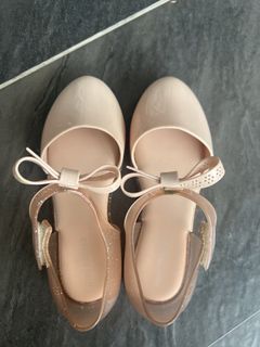 (Category: ) located in . Submitted by femme_luxury (Listing ID 1463638239, Image 1). Description: .