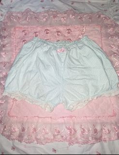 (Category: ) located in . Submitted by daintypeach (Listing ID 1463603799, Image 1). Description: .