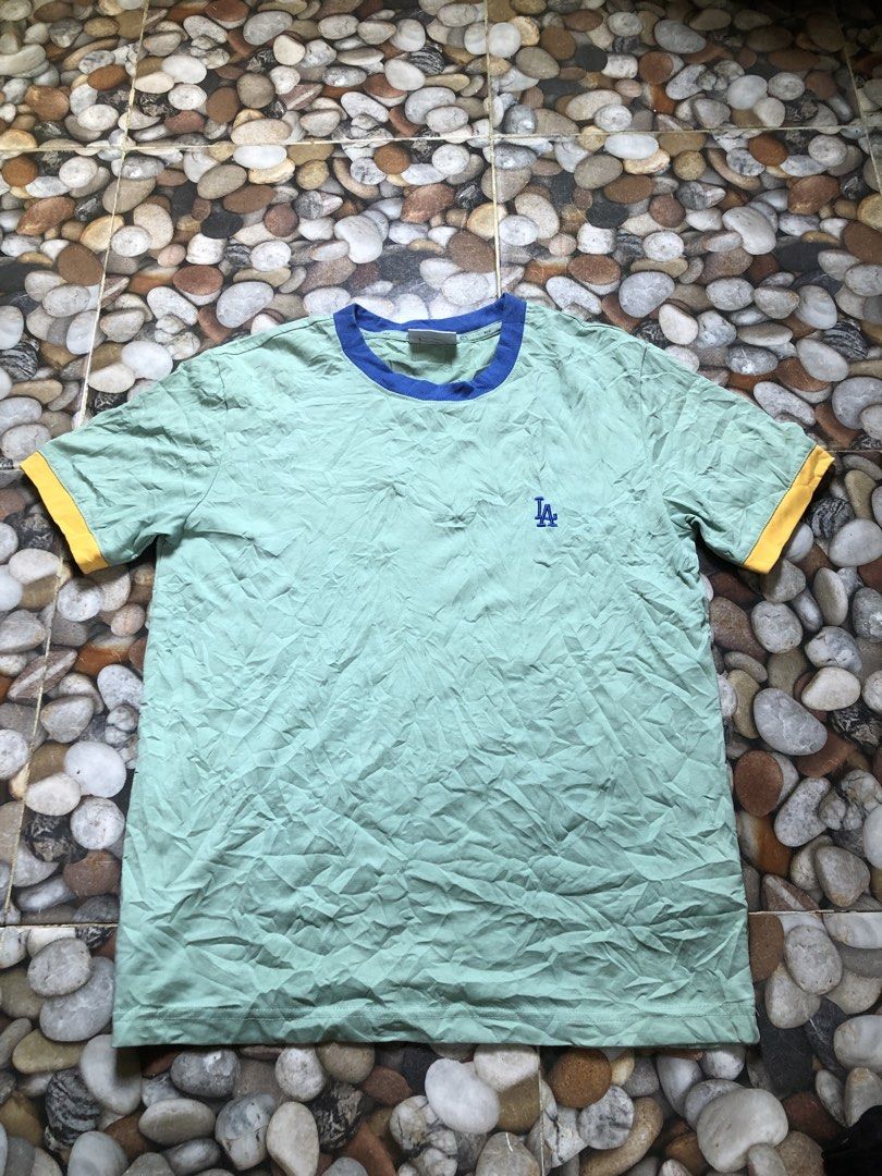 MLB TSHIRT (Category: Tshirts & Polo Shirts ) located in Manila. Submitted by thriftyah_23 (Listing ID 1463610380, Image 1). Description: NO ISSUE LIKE NEW.