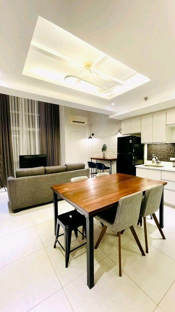 Modern 1-Bedroom Apartment with Stylish Interior (Category: Apartments & Condos) located in Manila. Submitted by salve.bongon (Listing ID 1463714472, Image 1). Description: Twin Oaks Place FOR SALE ! West Tower Spacious 1br loft with a modern industrial comfy vibe. 58sqm. 1br and 2t&b. Floor to ceiling window. Top penthouse 44th floor. Fully furnished. Currently with a tenant till april 2027 Buyer can continue tenant’s lease and earn rental incom