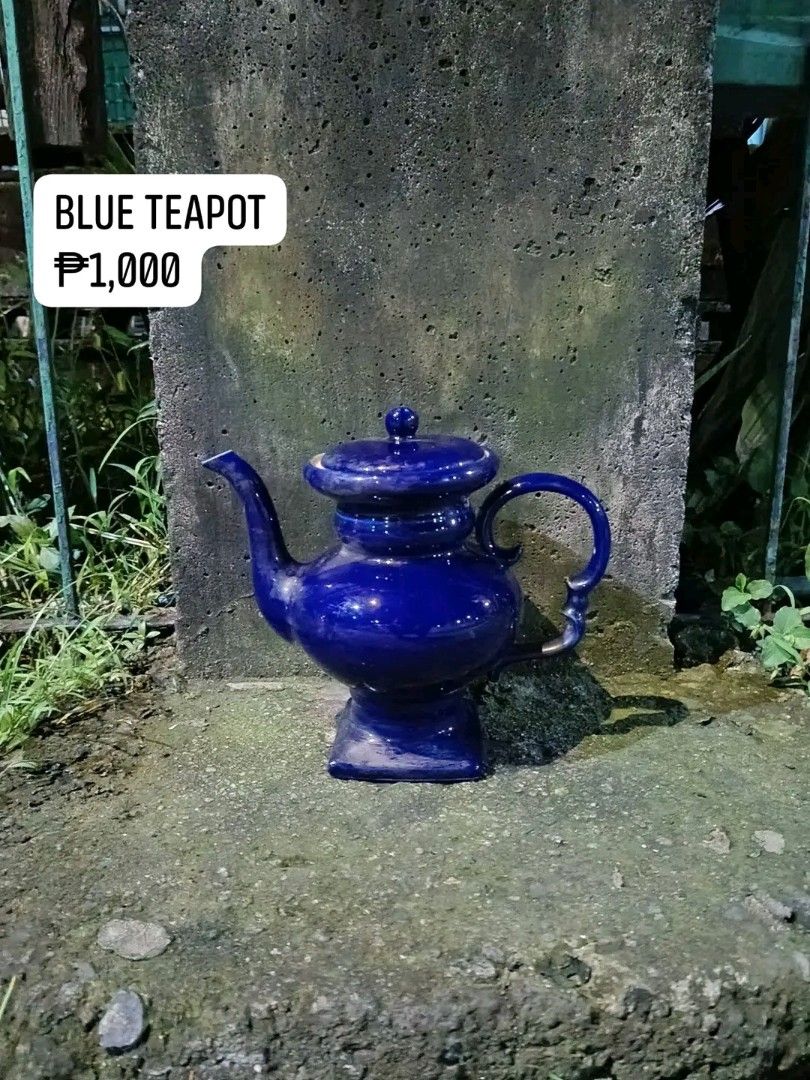 Morano glass blue teapot (Category: Coffee & Tea Tableware) located in Paranaque City. Submitted by elijahromera (Listing ID 1463719138, Image 1). Description: Direct message📩.