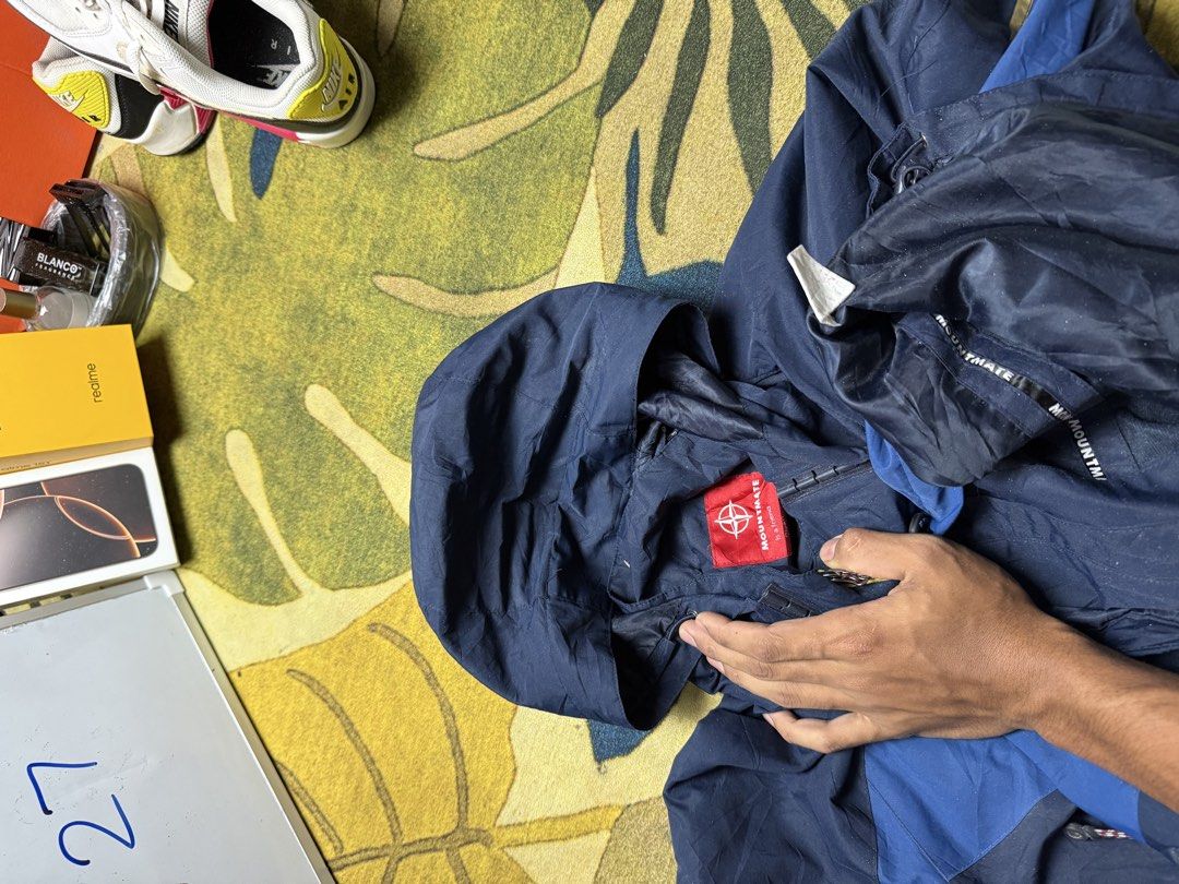 Mountmate gorpcore jacket (Category: Activewear) located in Hulu Terengganu. Submitted by one9ninethrift (Listing ID 1463556187, Image 3). Description: Berminat boleh pm 01136048601.
