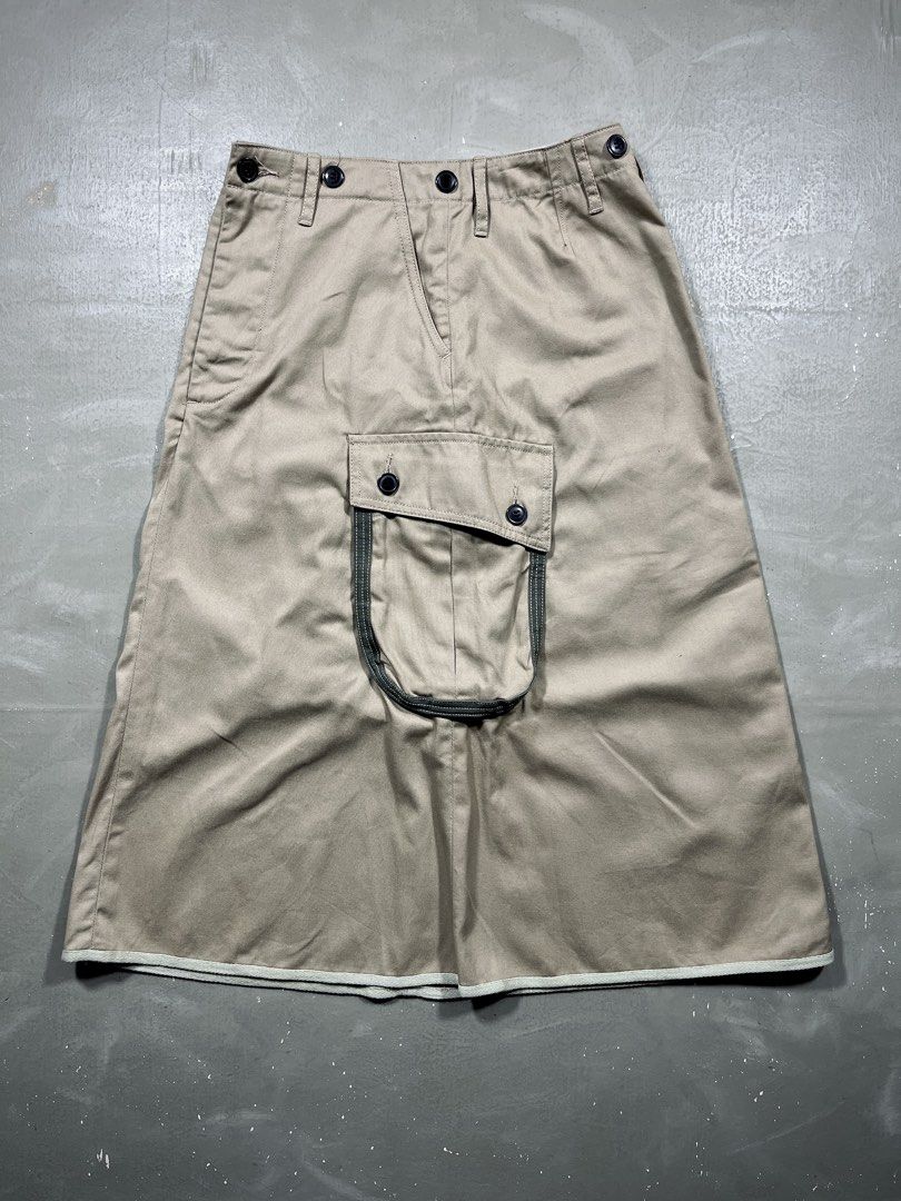 Mrs. Workware by 3 Days Union Cargo Skirt (Category: Skirts) located in Baguio. Submitted by highland.archives (Listing ID 1463719943, Image 2). Description: Workware For Woman Pristine condition Waistline: 28" Full length: 28" Opening: 27".