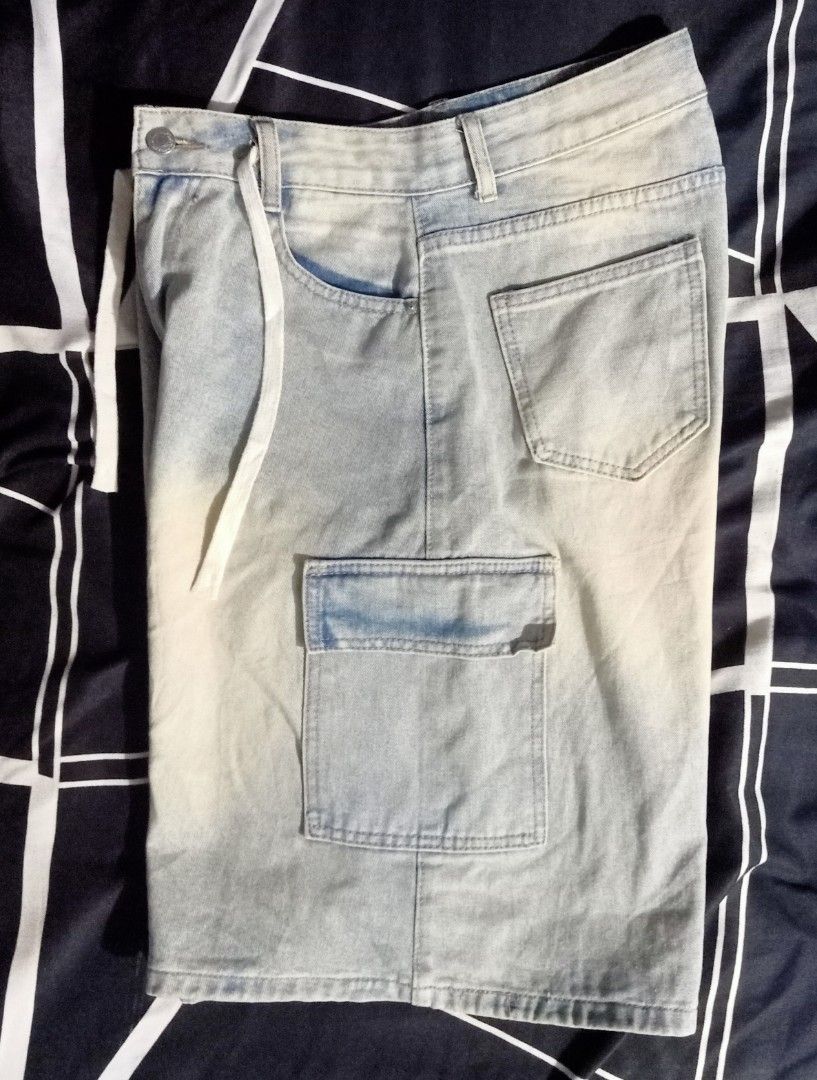 Mud wash Jorts (Category: Shorts) located in Manila. Submitted by lux_sorry (Listing ID 1463560384, Image 3). Description: –Excellent condition –9.5/10 –No issues –W28 x L24 –Leg Opening 14.