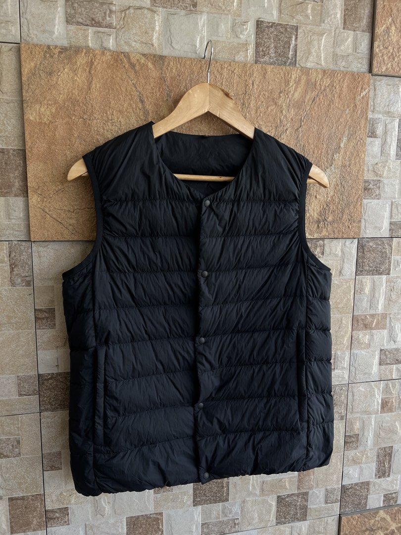 MUJI - PUFFER VEST (Category: Vests) located in Bacolod City. Submitted by timelessbyjosh (Listing ID 1463651795, Image 2). Description: BEST FOR CASUAL & COZY OUTFITS SIZE : MEDIUM ACTUAL COLOR : BLACK COLOR RATE : 10 OUT OF 10 CONDITION : EXCELLENT MATERIAL : 100 % NYLON MADE IN : MYANMAR FLAWS : REMOVE PATCH ( UNNOTICEABLE ) “ SEE LAST PHOTO FOR REFERENCE “ DIMENSIONS LENGTH - 24. 5 WIDTH - 20 BEST FIT SMALL TO MEDIUM ( MENS ) BEST FIT MEDIUM 