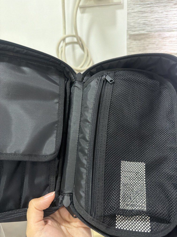 Muji make up pouch (Category: Purses & Pouches) located in Quezon City. Submitted by destashingmycloset (Listing ID 1463582414, Image 2). Description: .