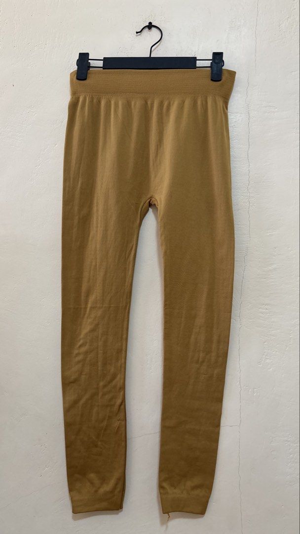 Mustard yellow seamless leggings (Category: Activewear) located in Santa Cruz. Submitted by homedecluttersale (Listing ID 1463639736, Image 1). Description: • Fits medium to large • In excellent condition 🚚 Shipping via J&T only 📦 Shipping fee to be shouldered by buyer 💳 Mode of payment: GCash 📍 Santa Cruz, Laguna.