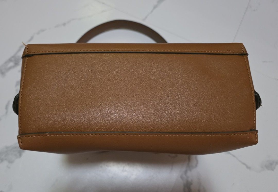 Nanette lepore (Category: Shoulder Bags) located in Ozamiz City. Submitted by 2ndhand_wallets (Listing ID 1463591710, Image 2). Description: .