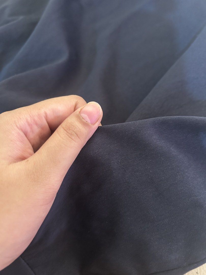 Navy Blue Skirt (Category: Skirts) located in San Pedro. Submitted by choobiyn (Listing ID 1463623895, Image 3). Description: - Navy blue mid length skirt - Size S - M (shorter for M users) - with pockets! - Only worn once.