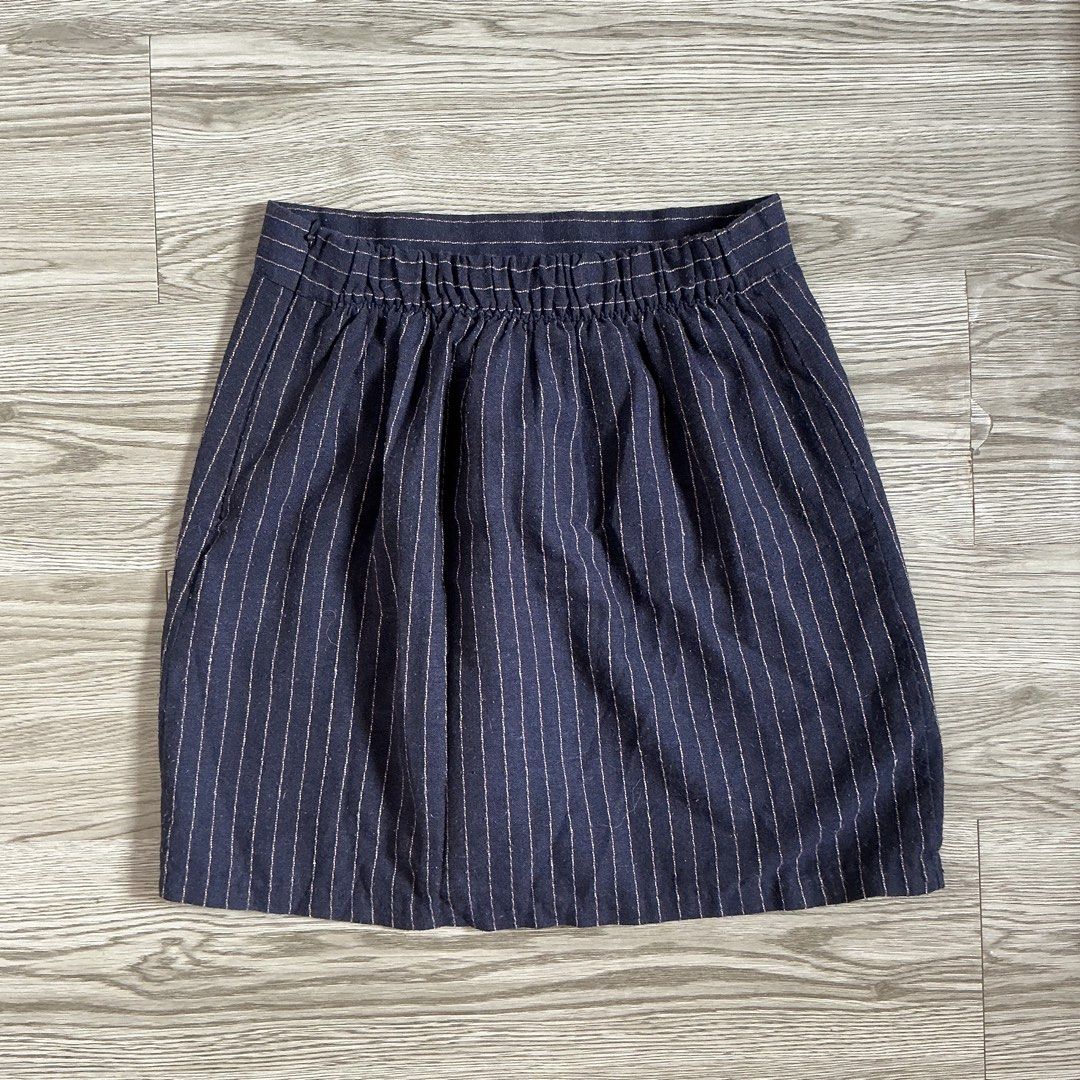 Navy Pinstripe Skirt (Category: Skirts) located in Muntinlupa City. Submitted by lovedbysabel (Listing ID 1463643333, Image 2). Description: Comfortable elastic waistband at the back. Convenient side zipper closure. Versatile for casual outings or office wear Bought during my SoKor Trip.