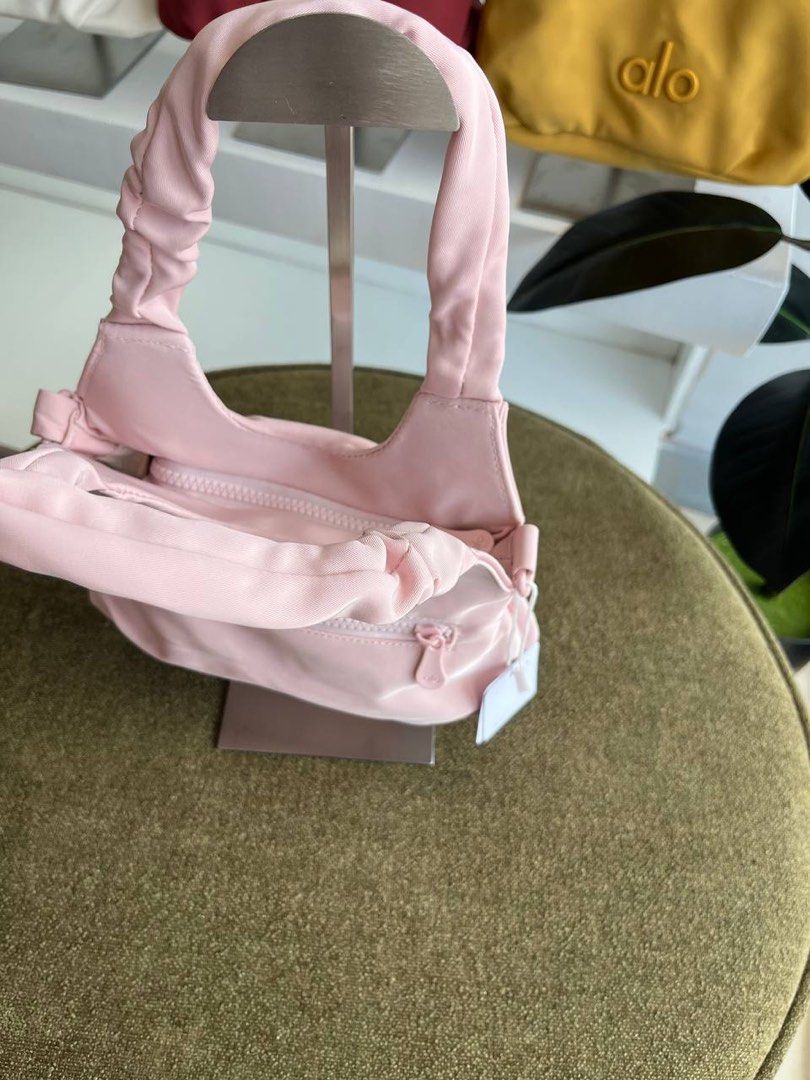 New Alo Bag (Category: Cross-body Bags) located in Binan City. Submitted by pinkykeenshop (Listing ID 1463704672, Image 2). Description: .